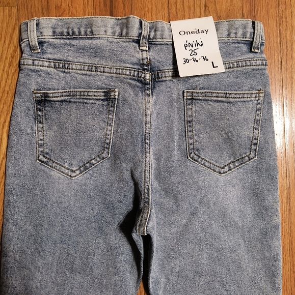 NWT OneDay jeans, women's large W29", L25", distressed - Picture 10 of 12